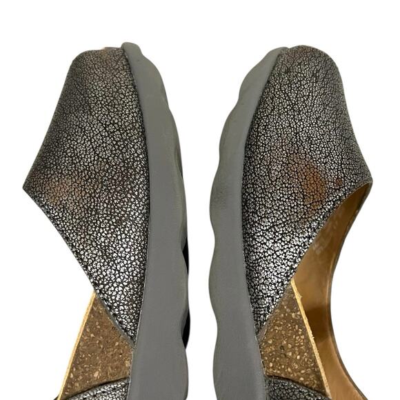 Dansko Marcy Metallic Pewter Women’s Sandal Peep Toe Ankle Strap Sz 41 (11 US) - Picture 8 of 10